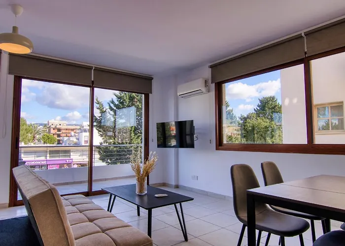 Phaedrus Living: City Flat Palas 103